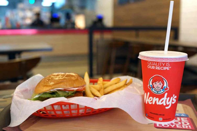 Does Wendy’s franchise in the UK?