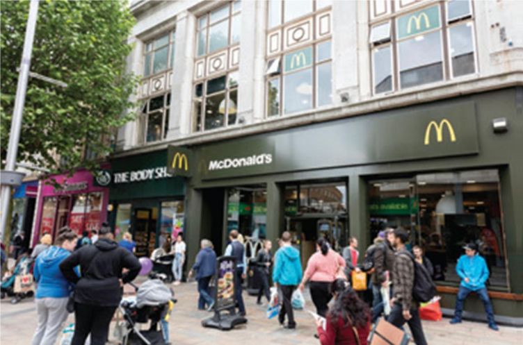 The Difference Between Franchising & Licensing 