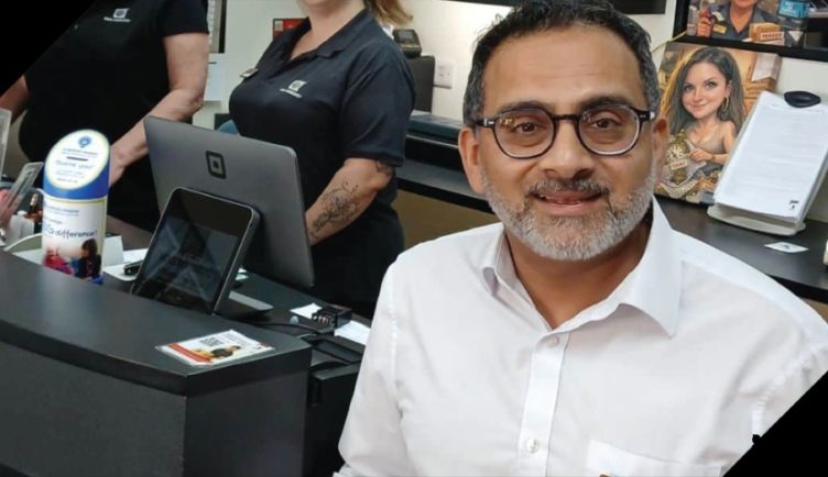 Mail Boxes Etc. Chichester celebrates 10 years of franchise success