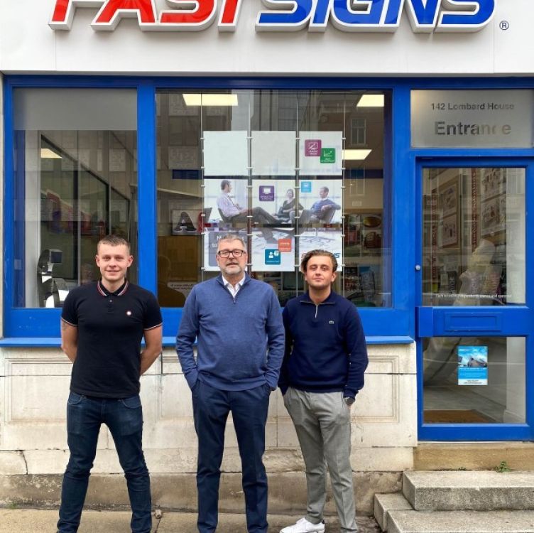 Family of entrepreneurs take over FASTSIGNS Birmingham