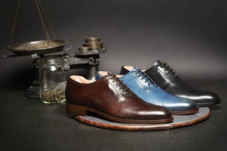 TOP TAILORING FRANCHISE TEAMS UP WITH BRITISH SHOE SPECIALIST